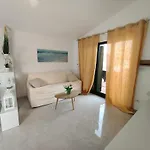 - Sleeps 4 - Pool - Parking דירה *