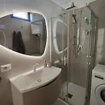 - Sleeps 4 - Pool - Parking דירה *